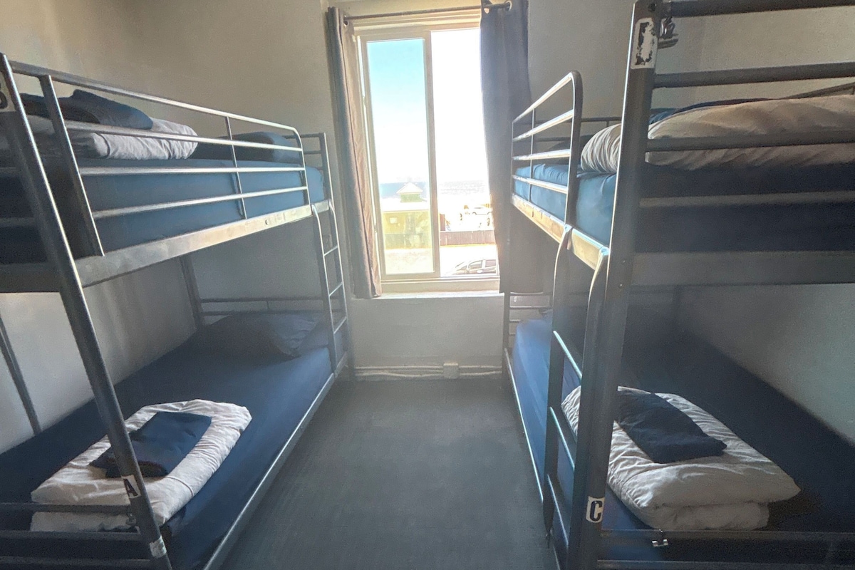 WiFi (free), bed sheets