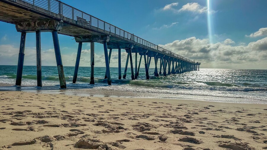 ITH Hermosa Beach Surf Hostel LAX