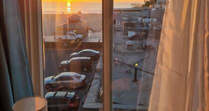 ITH Hermosa Beach Surf Hostel LAX