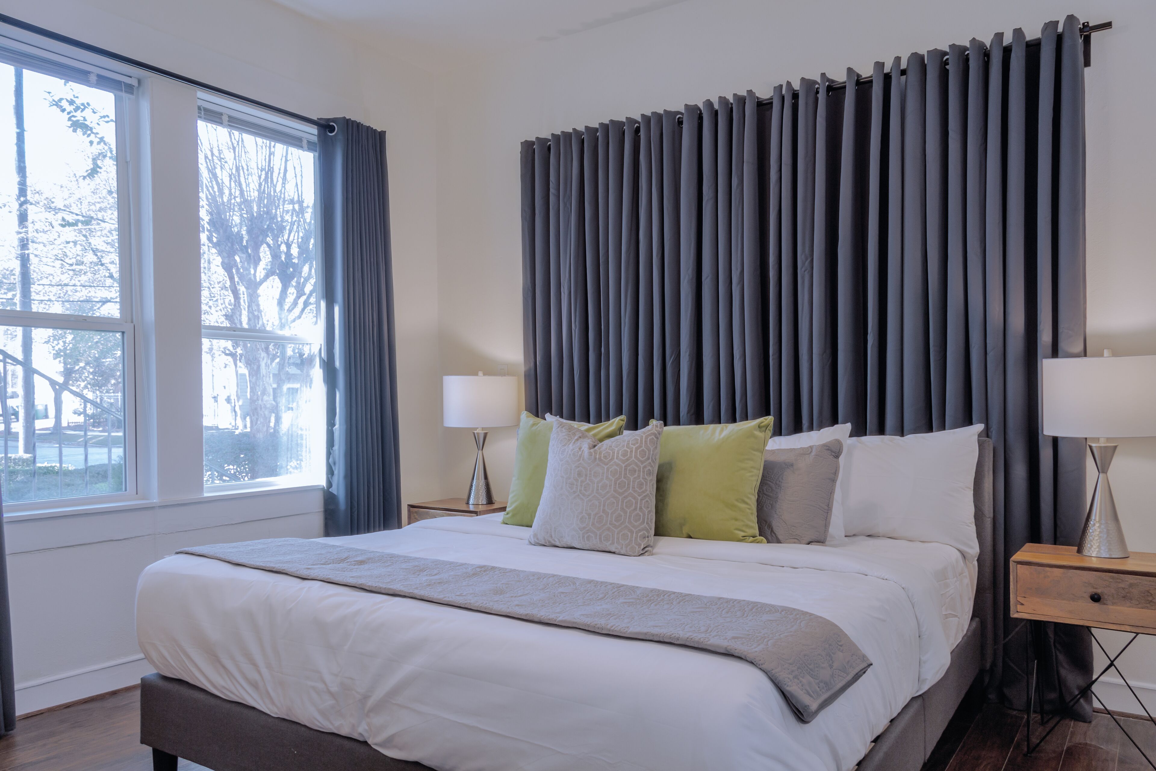 Your Montrose Manor! Sleeps 24, 9BR, 6BA, 6PA