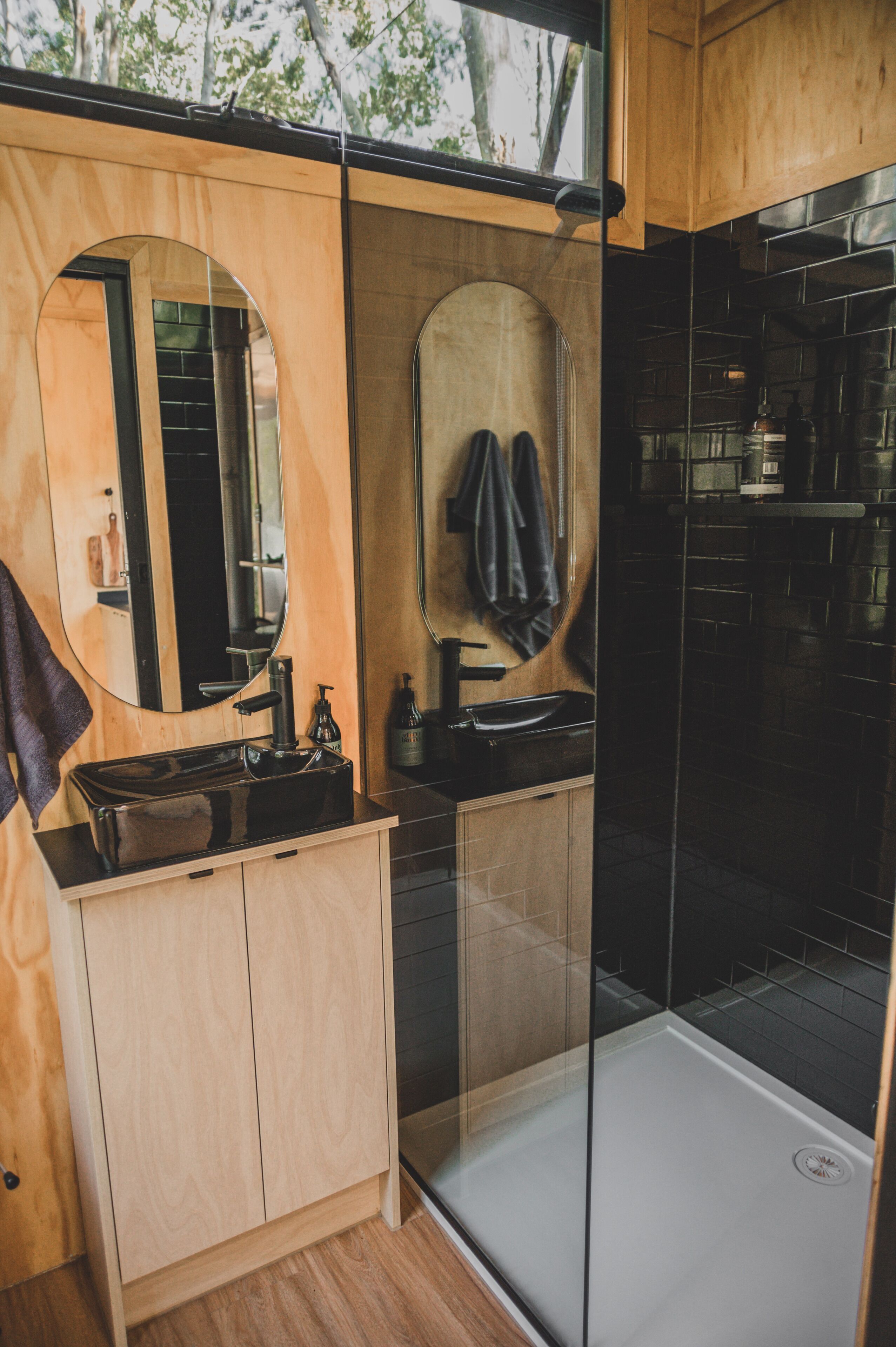Cabin | Bathroom | Towels, toilet paper