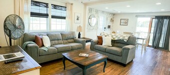 Cozy Cottage with Private Dock- Chesapeake Bay/ Cambridge (Pet-Friendly)