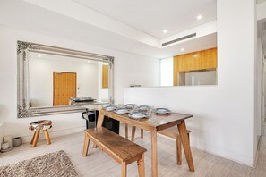 Dining - Bellevue Hill Designer, Beaches, City & Views (Bellevue Hill)