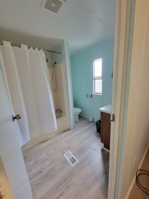 Hair dryer, towels, soap, shampoo - Home at the bay (Orange Beach)