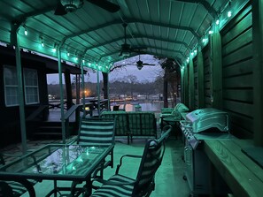 Outdoor dining - CABIN ON LAKE HAMILTON ALSO FULL RV HOOK UP (Hot Springs)