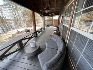 Terrace/patio - CABIN ON LAKE HAMILTON ALSO FULL RV HOOK UP (Hot Springs)