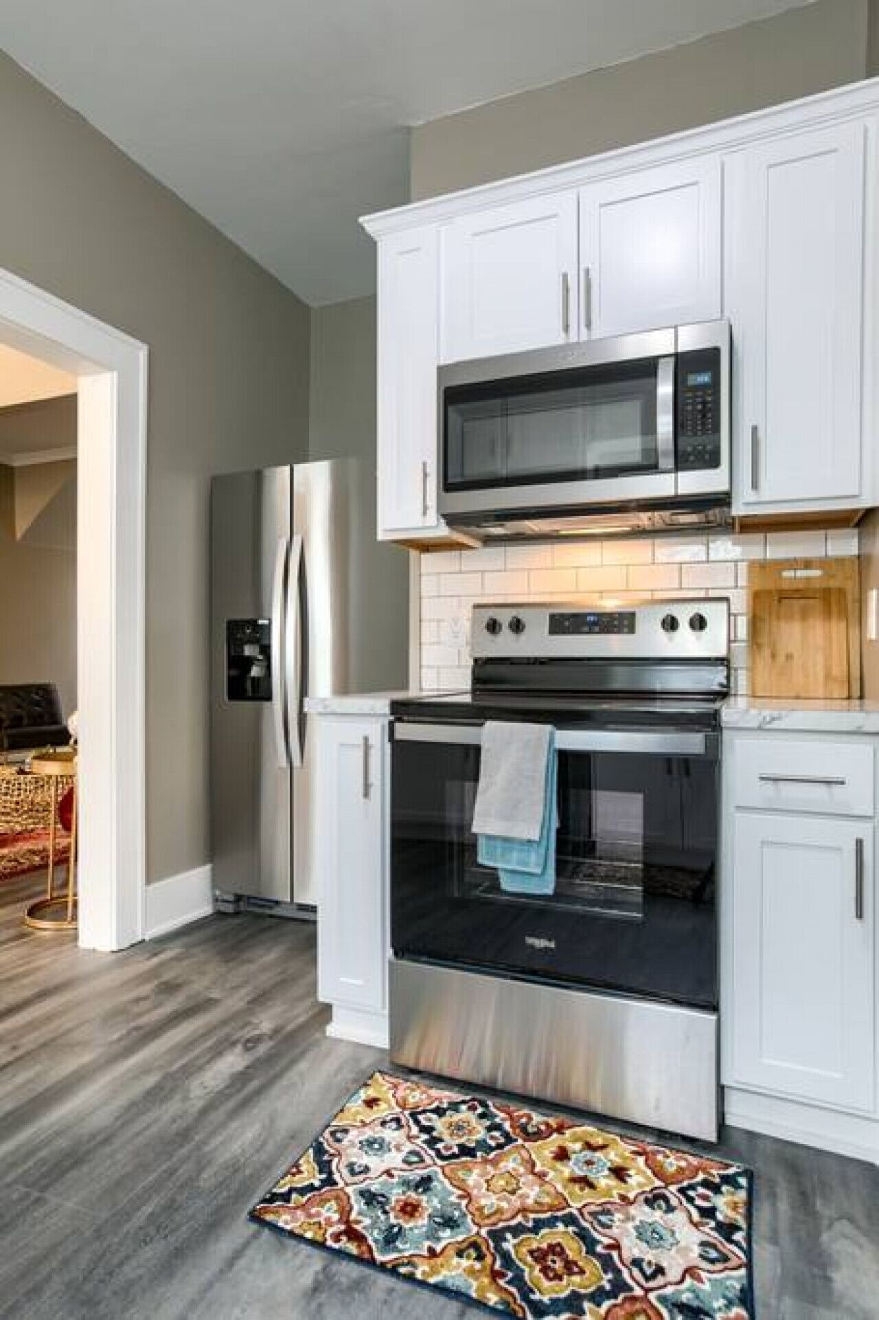 冰箱、茶具/咖啡用具、高脚椅、厨具/餐具