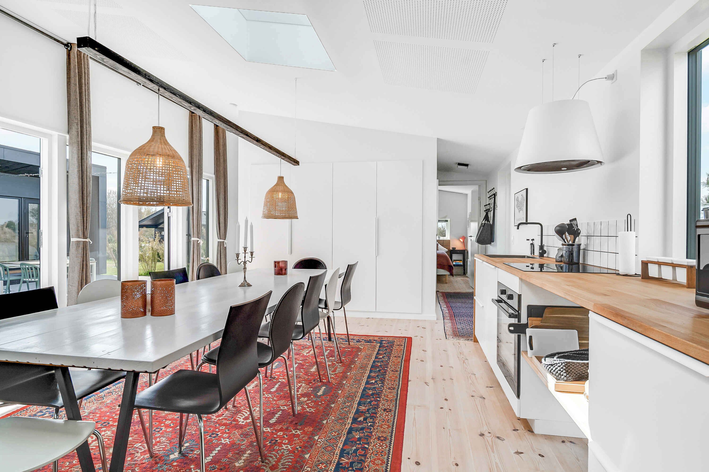 冷蔵庫、オーブン、コンロ、食器洗い機