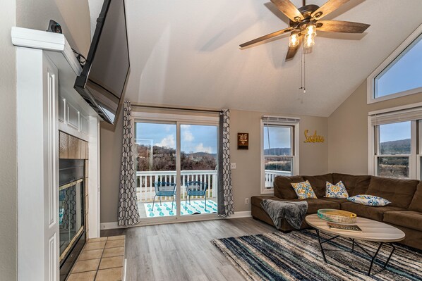 Smart-TV, DVD-Player, Bücher