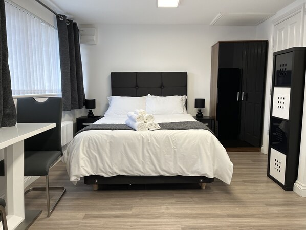 Iron/ironing board, WiFi, bed sheets