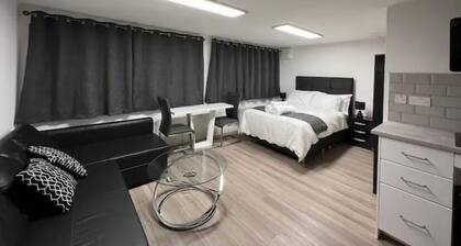 Studio appt - Sleeps 2 - Free Parking - 5min-Metro