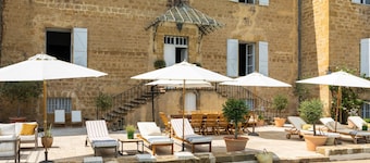 Refurbished Chateau, Sleeps 20 with Luxury Pool