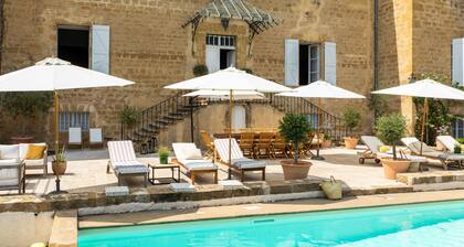 Refurbished Chateau, Sleeps 20 with Luxury Pool