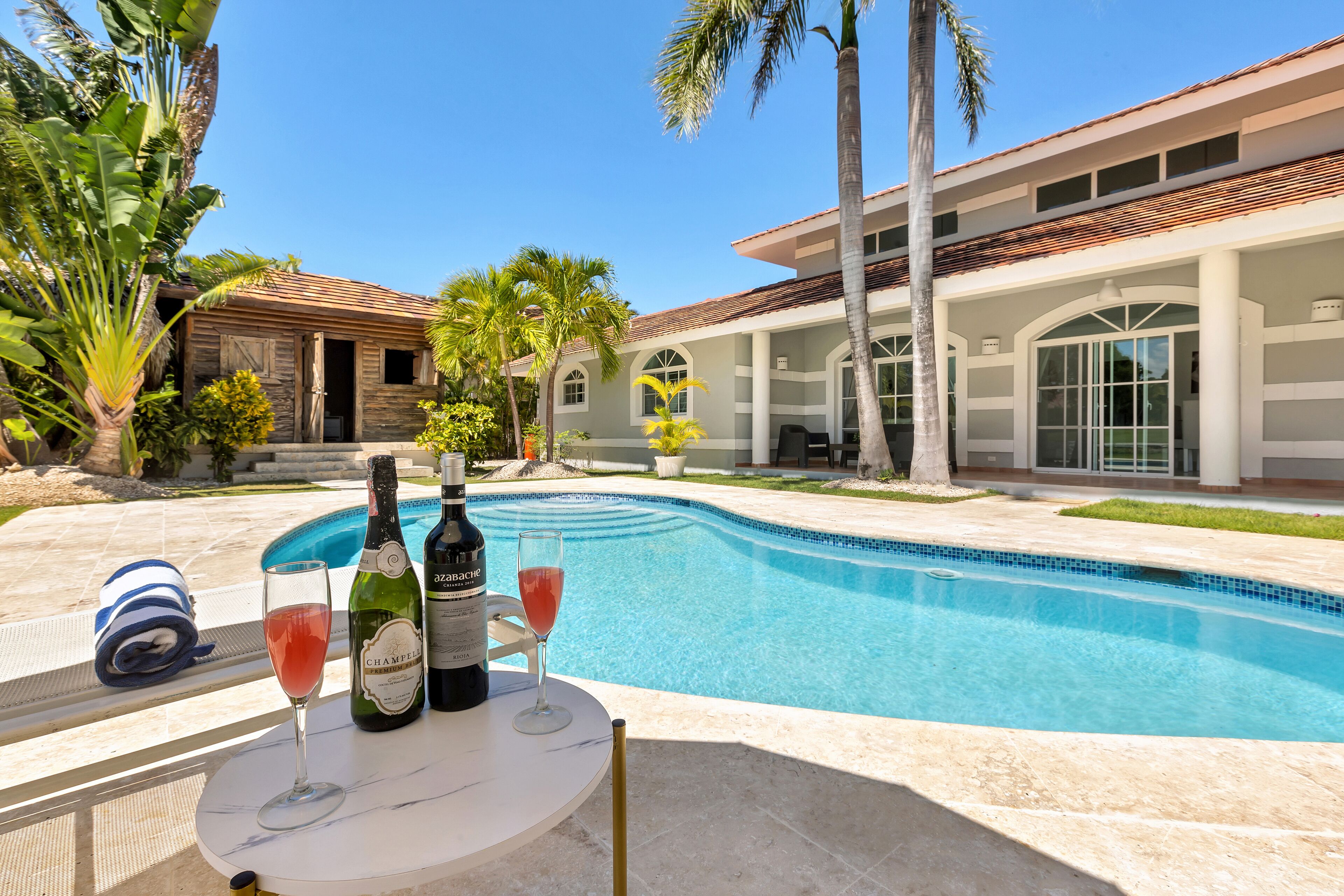 Indoor pool, outdoor pool