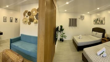 Junior Single Room | Minibar, individually decorated, individually furnished, desk