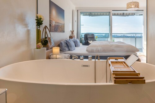 Holiday Apartment 'Bodenseepanorama Oberuhldingen' with Lake View, Balcony and Wi-Fi