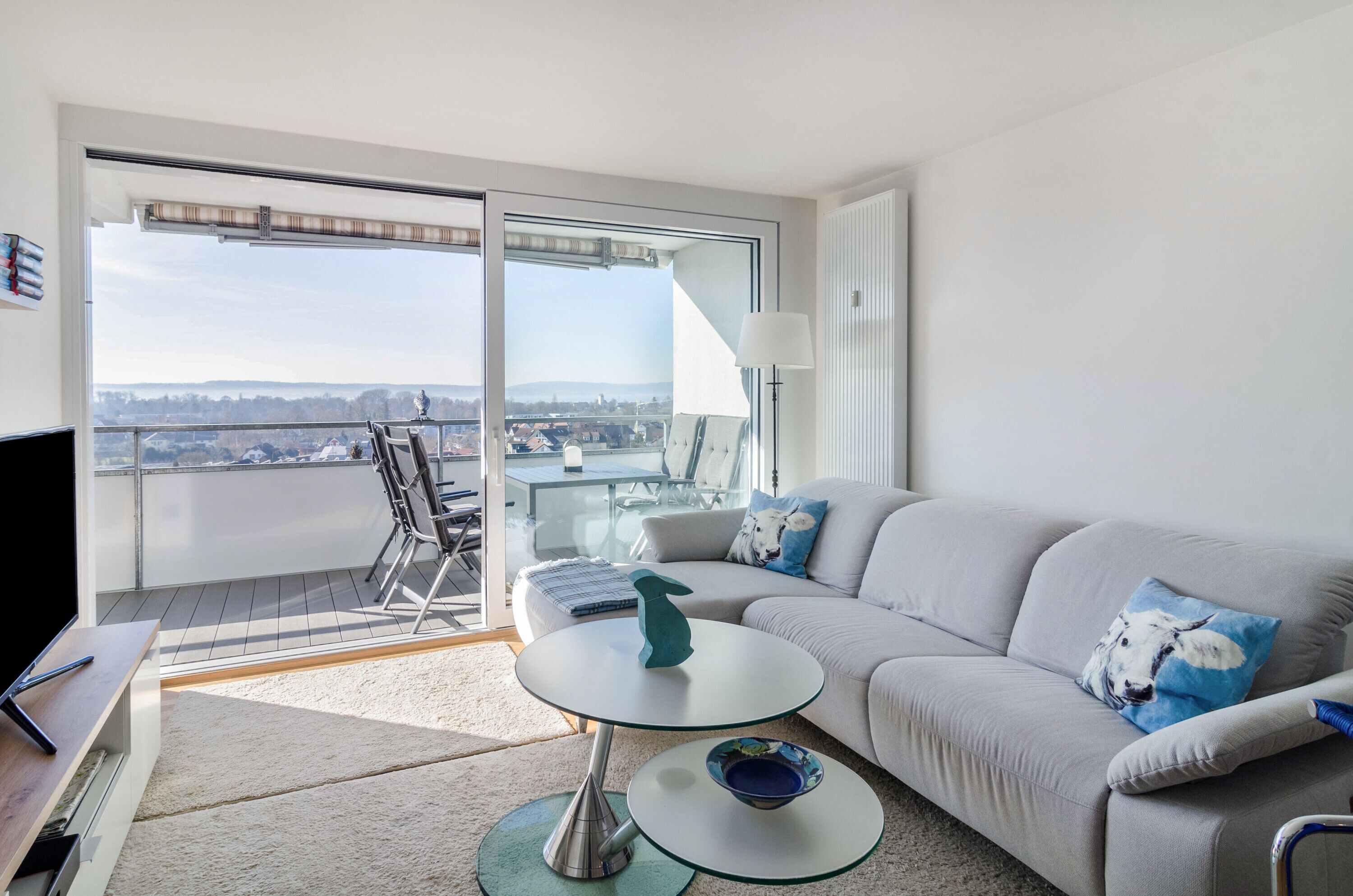 Televisión, tenis de mesa y estéreo 