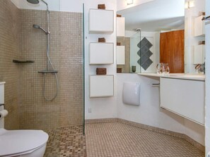 House | Bathroom