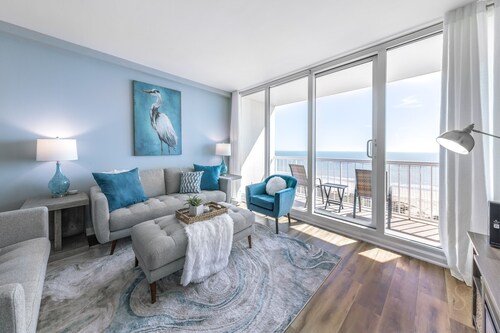 The Sea Spot at The Galvestonian-Private Balcony-Beachfront-Heated Pool!