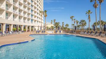 Piscina externa, piscina aquecida