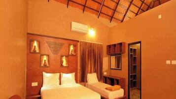 Executive Room | Egyptian cotton sheets, premium bedding, desk, free WiFi