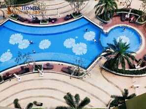 Outdoor pool - Kelly House at Vinhomes Central Park (Ho Chi Minh City)