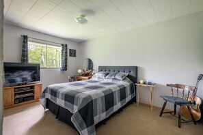 3 dormitoris, escriptori, planxa i posts de planxar i wifi gratuïta 