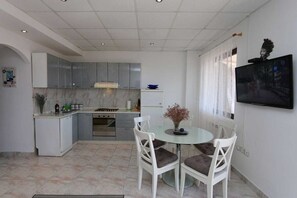 Fridge, oven, coffee/tea maker, cookware/dishes/utensils - Apartment - Lidija - ( 60243-A1 ) (Silo - island Krk)