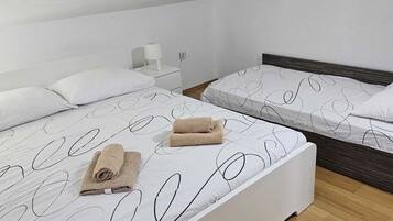 1 bedroom, free WiFi, bed sheets