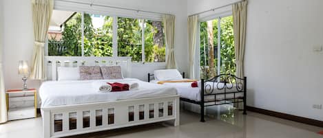 4 makuuhuonetta, silitysrauta/-lauta, internet