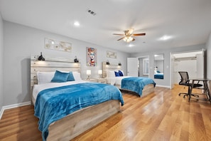 3 habitaciones, tabla de planchar con plancha, wifi y ropa de cama