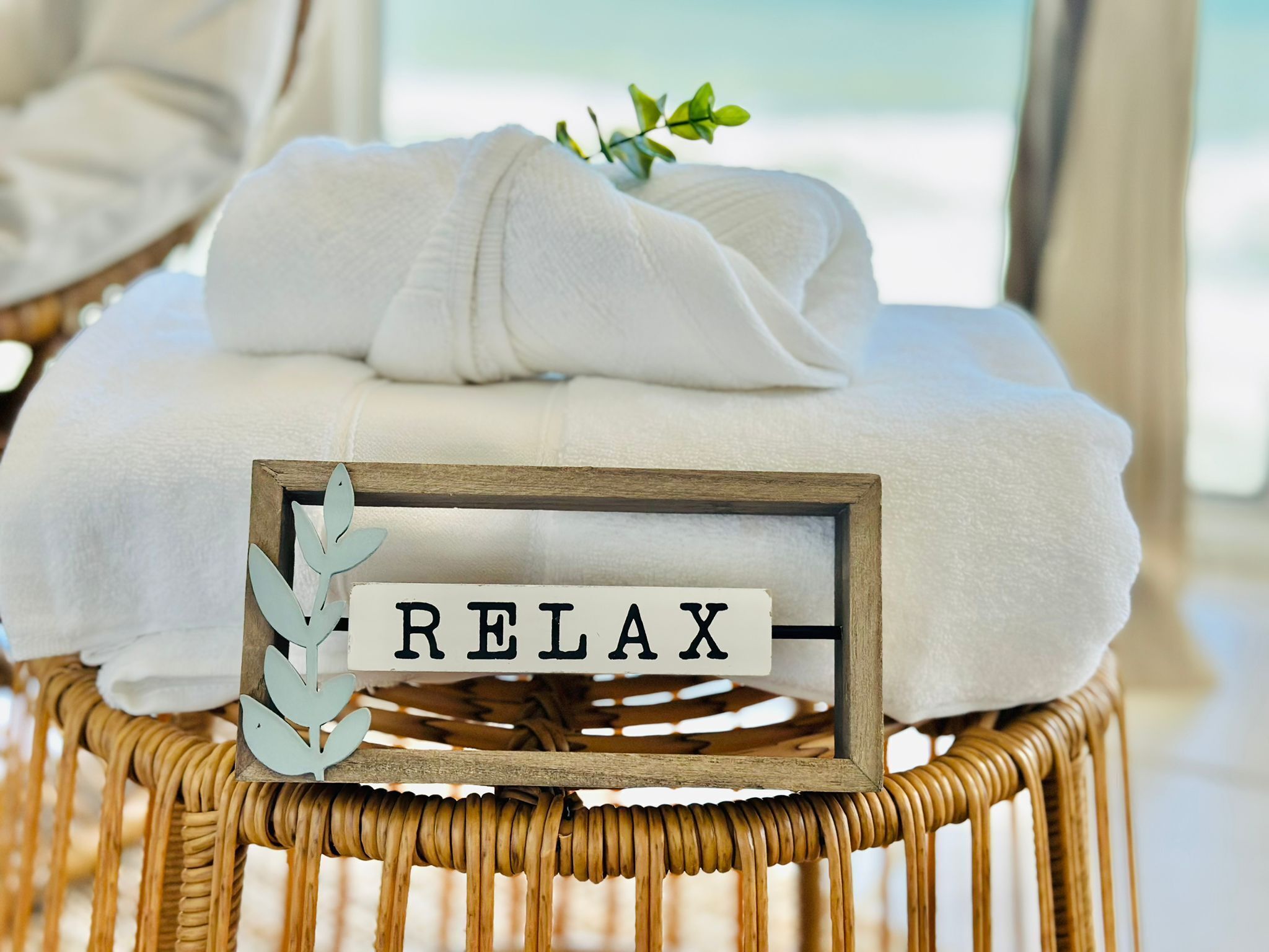 Relax'n'Retreat @ Bellaview 603- Charming oceanfront condo