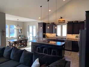 Smart-TV, Kamin, Videospiele, Arbeitsbereiche