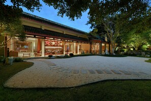 Courtyard - Joya Hotel Shanghai JiaDing (Shanghai)