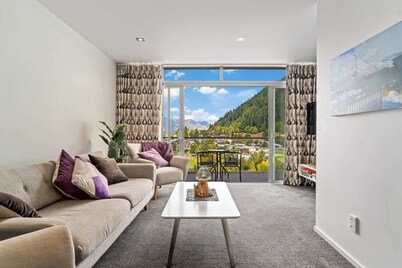 Diamond Destination Queenstown Views Walk to town
