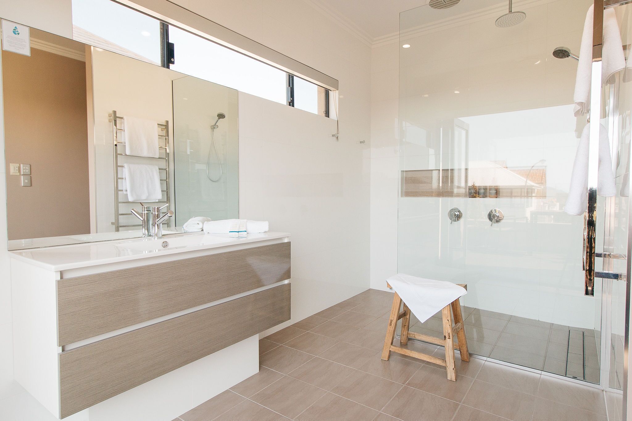 Room | Bathroom | Hair dryer