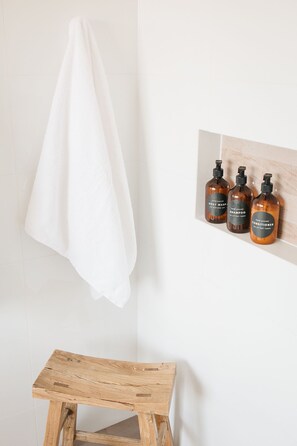 Room | Bathroom | Hair dryer - Banksia by the Bay (Collingwood Park)