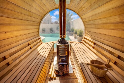 AQUA ZEN HOUSE with POOL and SAUNA