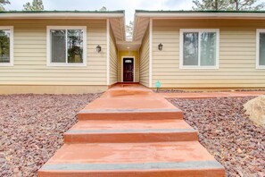 Exterior detail - Pinetop-Lakeside Home w/ Private Hot Tub & Bar (Lakeside)