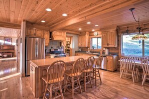 Fridge, microwave, stovetop, dishwasher - Brookings Vacation Rental Lodge on 88 Acres! (Brookings)