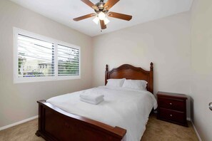 2 quartos, ferros/tábuas de passar roupa, Wi-Fi de cortesia