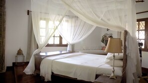 Luxury Villa | 4 bedrooms, blackout drapes, iron/ironing board, free WiFi - Simba Wakike Luxury Villa (Watamu)