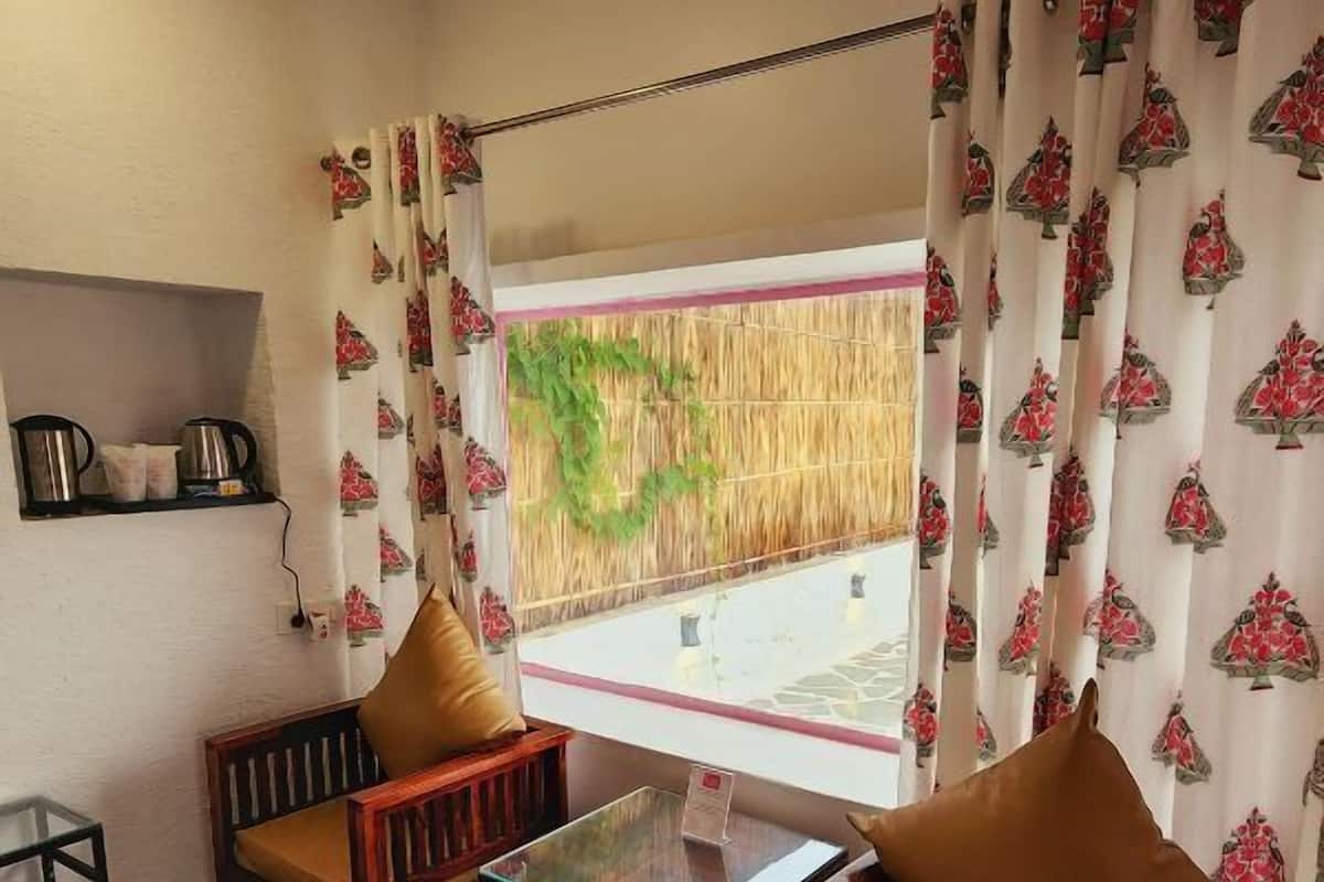 Superior Cottage | 1 bedroom, iron/ironing board, free WiFi
