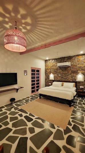 Luxury Cottage | Iron/ironing board, free WiFi