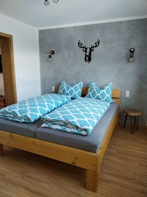 1 bedroom, bed sheets