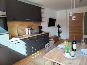 Kühlschrank, Ofen, Herdplatte, Geschirrspüler