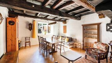 Appartamento Standard, 4 camere da letto, 2 bagni (Casa Merlot in Caslano for 4) | Sala da pranzo