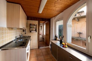 Réfrigérateur, four, plaque de cuisson, lave-vaisselle