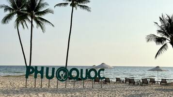 Private beach nearby, free beach shuttle, sun loungers, beach umbrellas