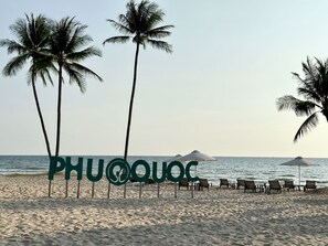 Private beach nearby, free beach shuttle, sun-loungers, beach umbrellas